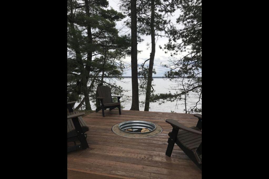 Sunset Cove Cabin On Lake Grindstone Hayward Exterior foto